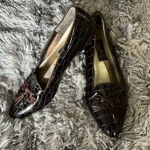 Croc kitten wedge 9 tassel pointed toe 8.5 mahogany patent leather HighLights 🐊